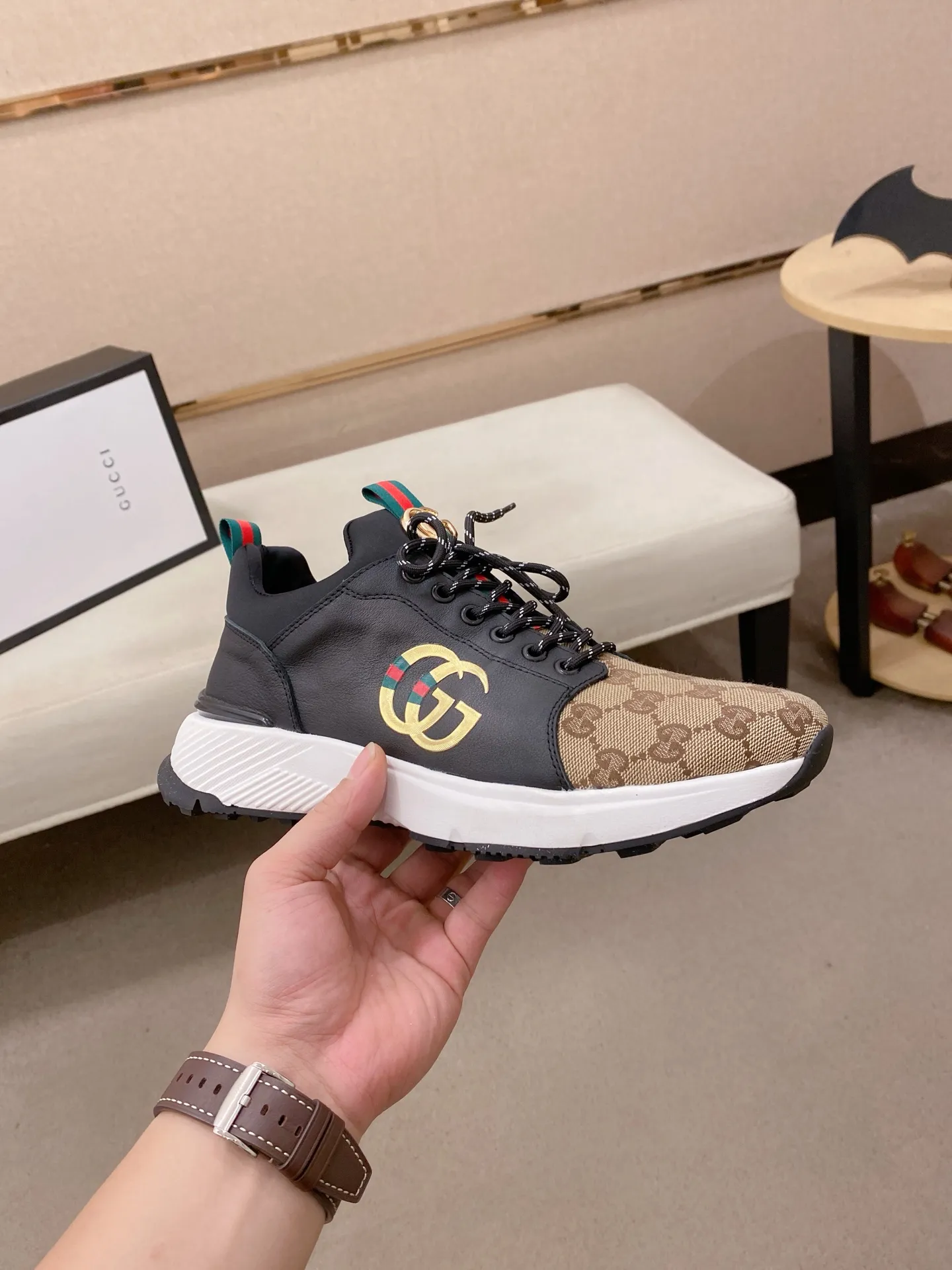 Men's clothing and shoes💰:462💰 (GUCCI) The latest model from the official website🎁🎁Casual and fashionable men's shoes👟, hot style💥The version is simple and elegant, exclusive for trendy men. The unique latest brand elements from the official website👑Original Gucci decoration, fashionable and generous, the fabric is original cowhide ✅Mesh breathable lining, the official website specifies wear-resistant casual outsole, the classic model is taken in kind at the counter🎬38-44 (can be customized for 45 non-refundable)